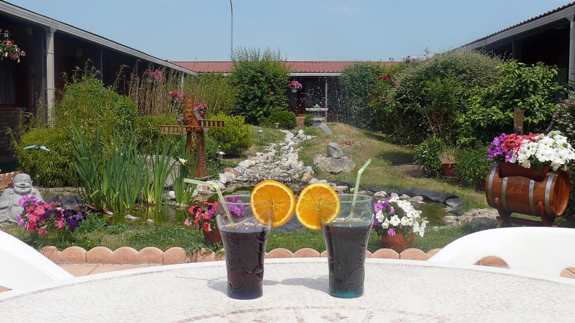 Hotel Restaurant Les Jardins D'Épône Kültér fotó
