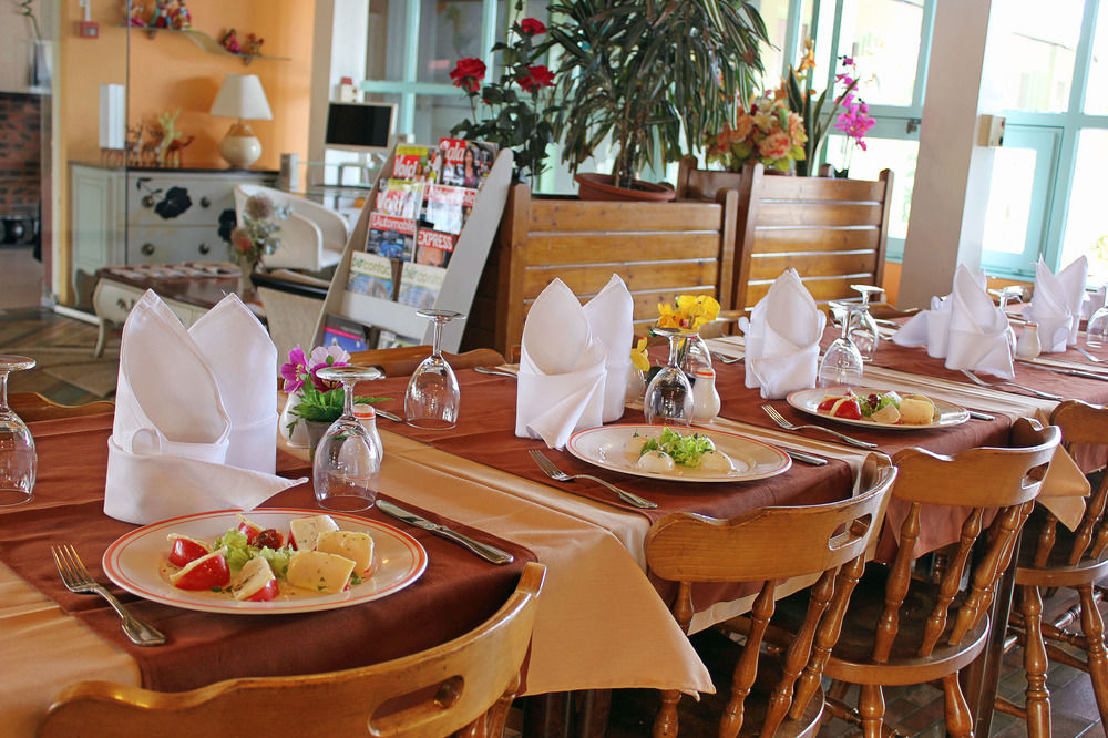 Hotel Restaurant Les Jardins D'Épône Kültér fotó
