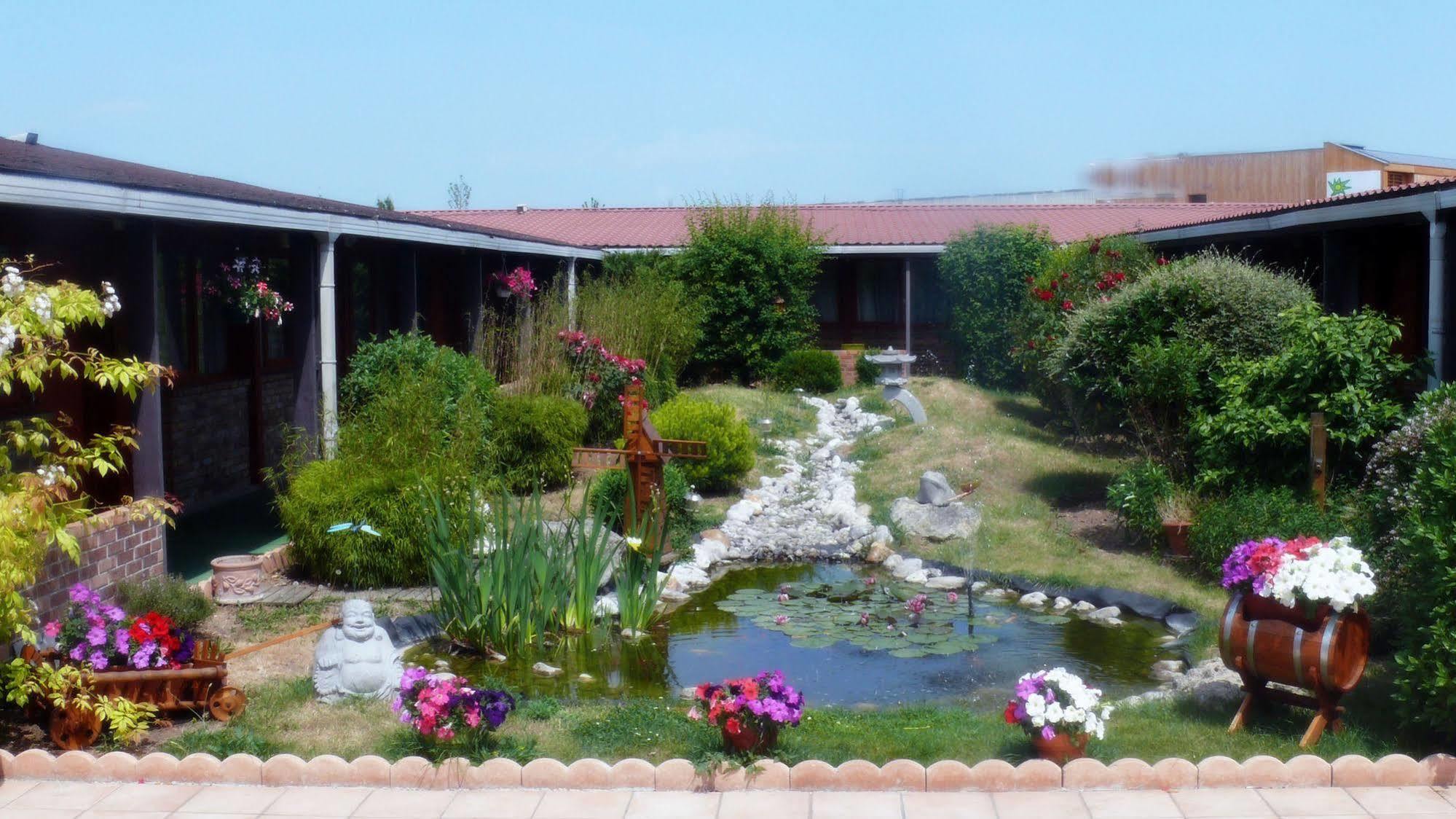Hotel Restaurant Les Jardins D'Épône Kültér fotó