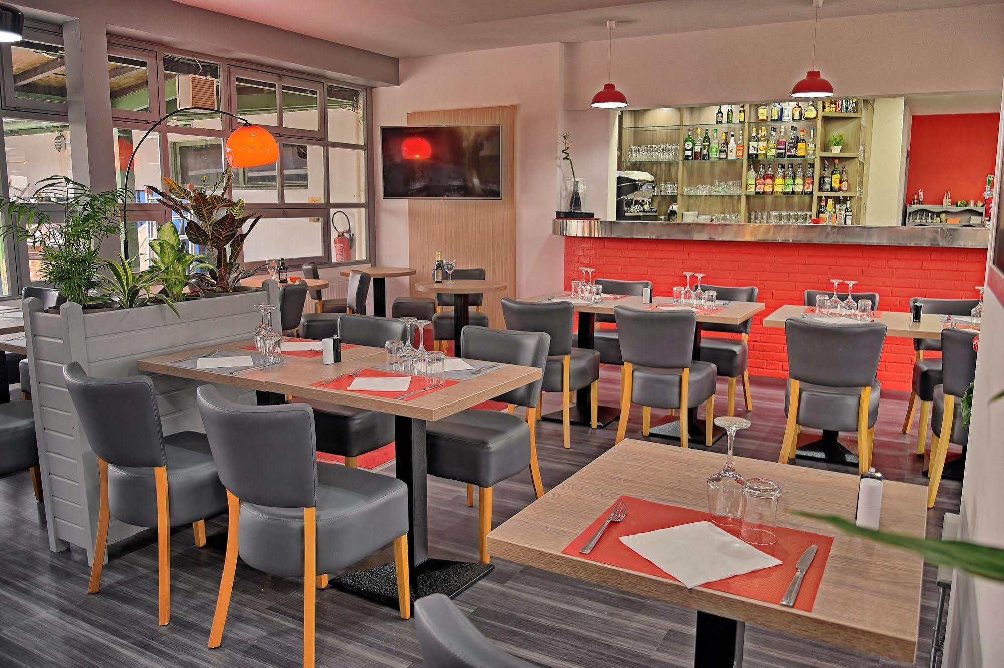 Hotel Restaurant Les Jardins D'Épône Kültér fotó