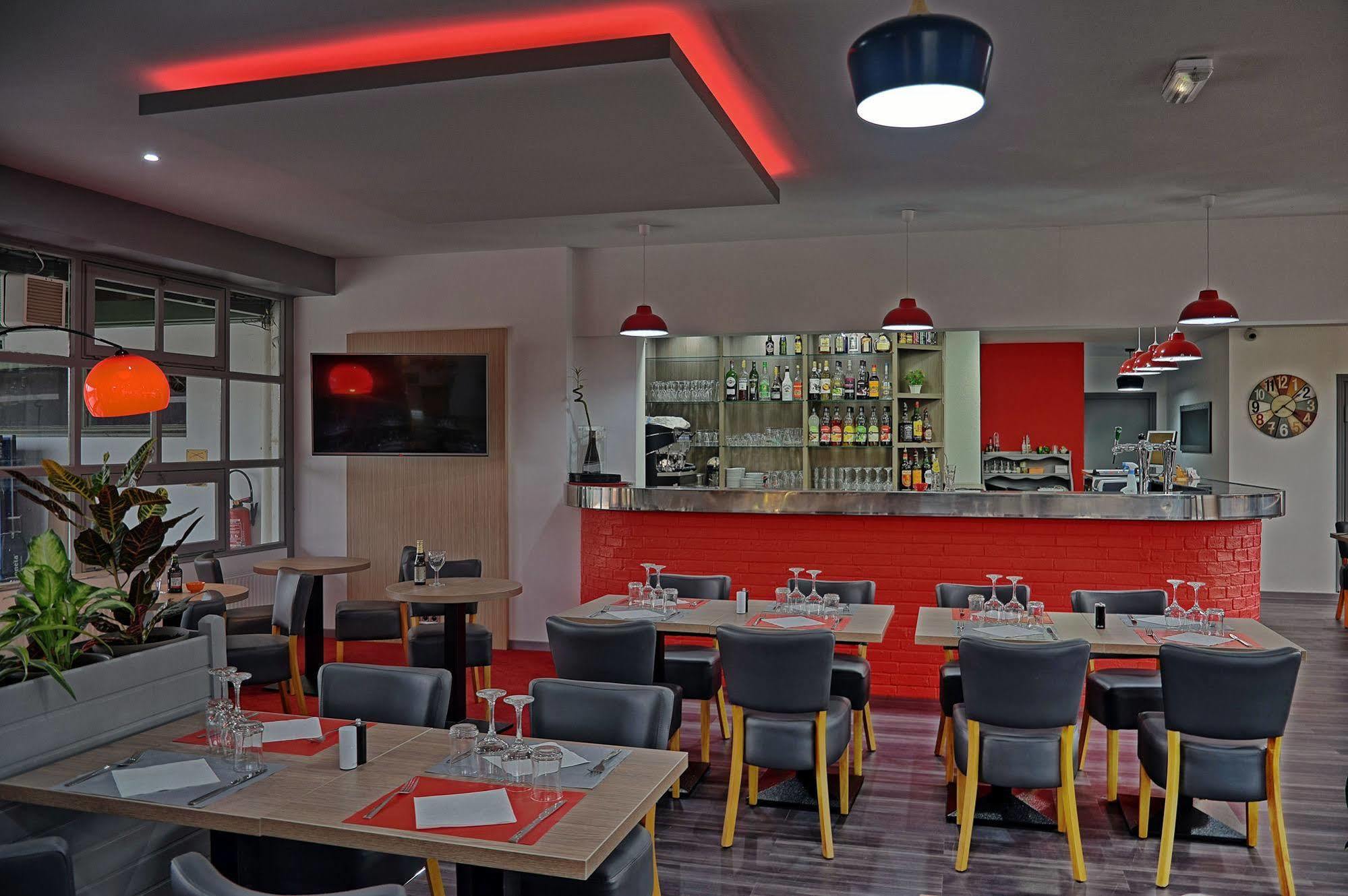 Hotel Restaurant Les Jardins D'Épône Kültér fotó