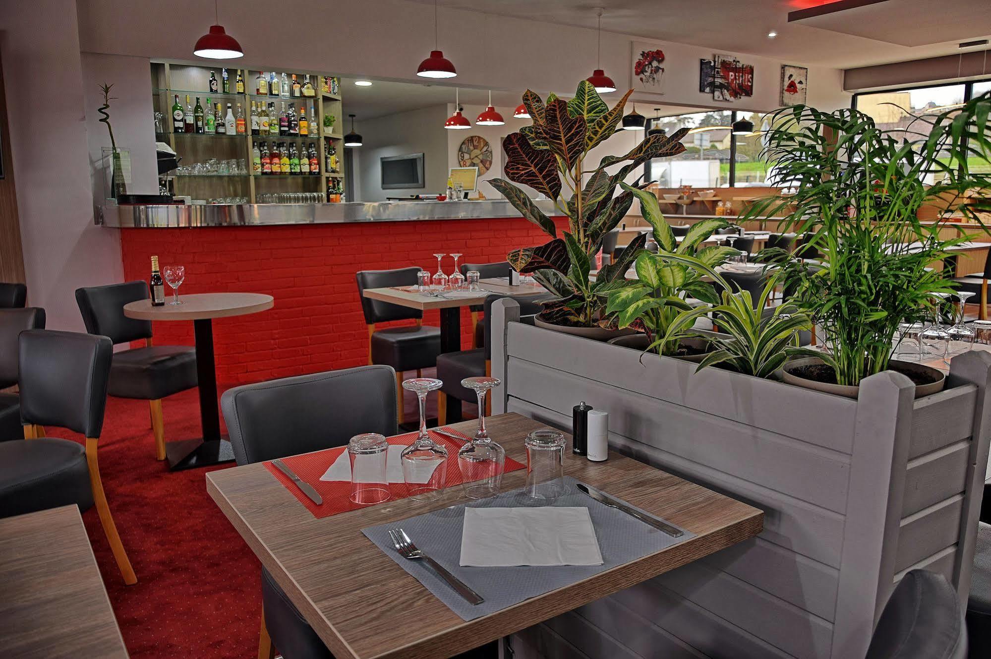 Hotel Restaurant Les Jardins D'Épône Kültér fotó