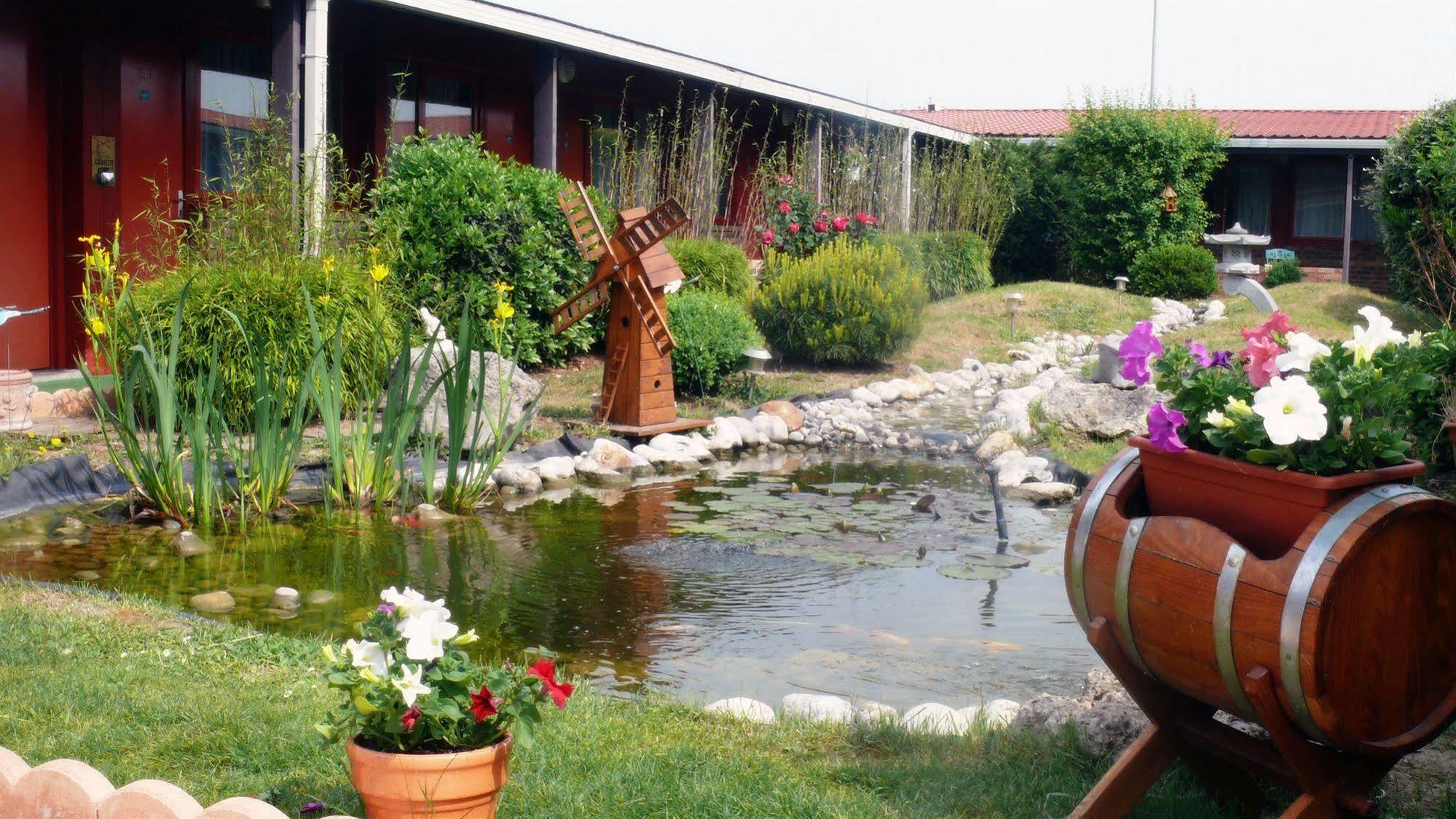 Hotel Restaurant Les Jardins D'Épône Kültér fotó